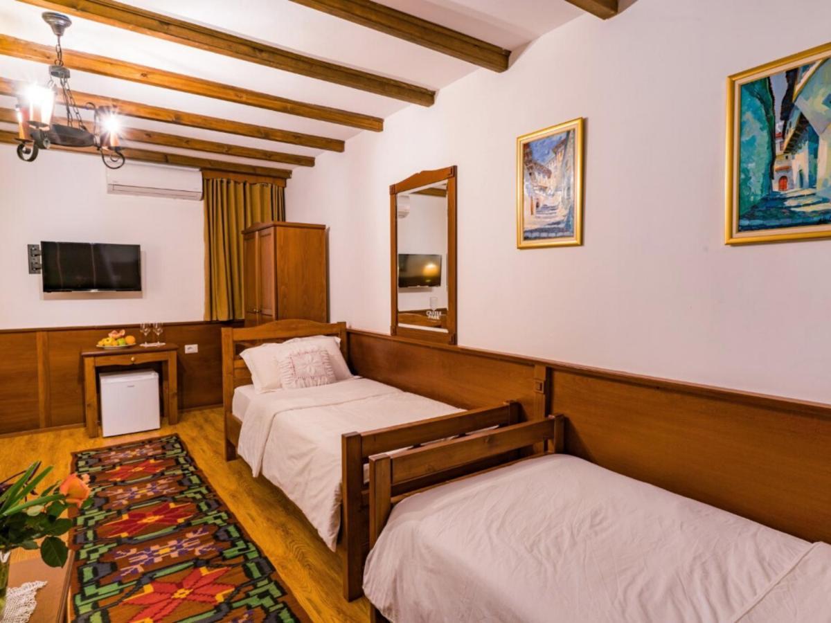Hotel Castle Park Berat Exterior foto