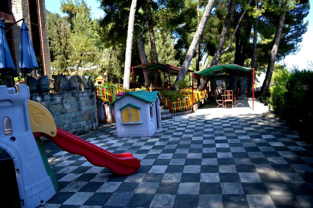 Hotel Castle Park Berat Exterior foto